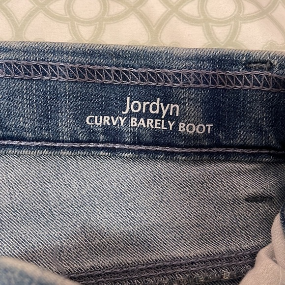 Gloria Vanderbilt All Around Slimming Jordyn Jeans 8 Petite - Picture 5 of 9
